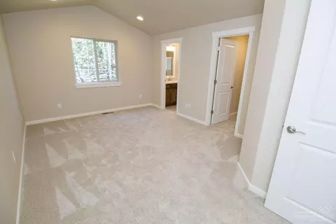 17485 Rail Dr, Bend, OR 97707 photo 10