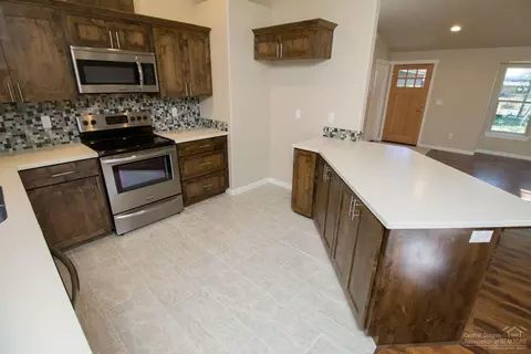 17485 Rail Dr, Bend, OR 97707 photo 6