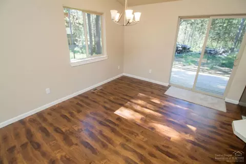 17485 Rail Dr, Bend, OR 97707 photo 9