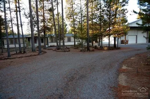 53435 Deep Woods Rd, La Pine, OR 97739 photo 1