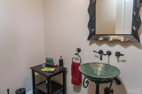 61837 Fall Creek Loop, Bend, OR 97702 photo 13
