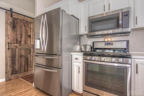 62809 Timberline Ct, Bend, OR 97701 photo 4