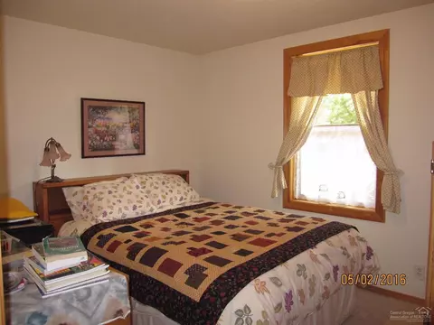 16004 Sparks Dr, La Pine, OR 97739 photo 9