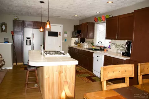 20991 Spinnaker St, Bend, OR 97701 photo 3