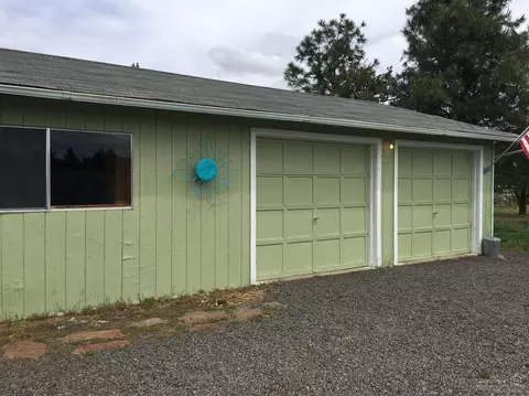 18140 2nd Ave, Bend, OR 97701 photo 3