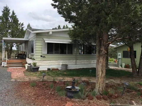 18140 2nd Ave, Bend, OR 97701 photo 2
