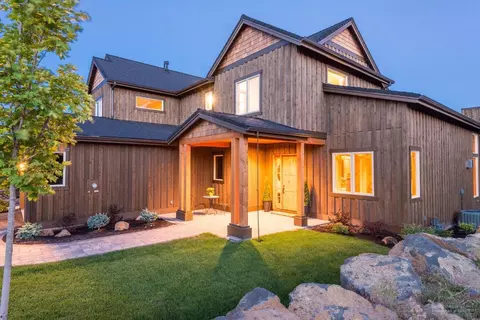 60452 Snap Shot Loop, Bend, OR 97702 photo 1
