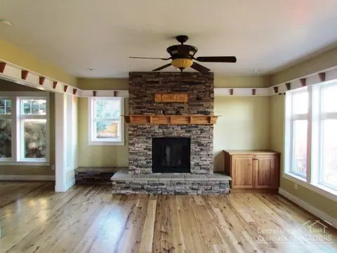 21417 Bradetich Loop, Bend, OR 97701 photo 3