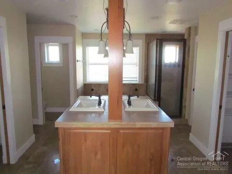 21417 Bradetich Loop, Bend, OR 97701 photo 9