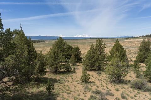 64555 Research Rd, Bend, OR 97701 photo 2