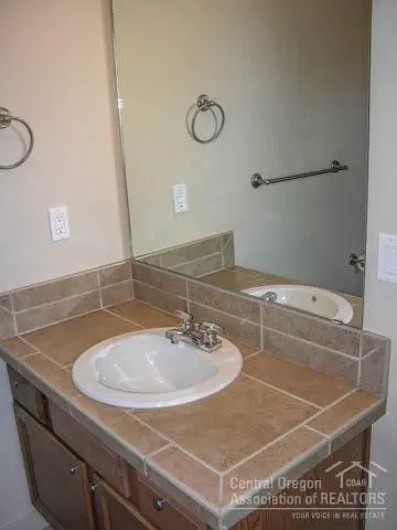 831 NE Locksley Dr, Bend, OR 97701 photo 13