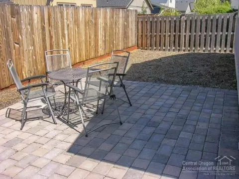831 NE Locksley Dr, Bend, OR 97701 photo 19