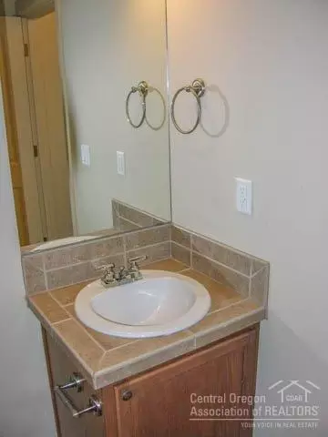 831 NE Locksley Dr, Bend, OR 97701 photo 16
