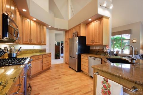 19581 Simpson Ave, Bend, OR 97702 photo 7