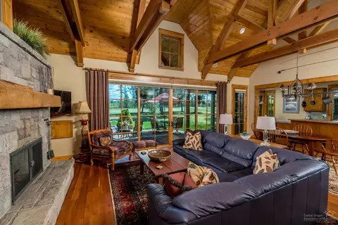 17539 Canoe Camp Dr, Bend, OR 97707 photo 3