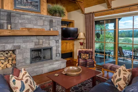 17539 Canoe Camp Dr, Bend, OR 97707 photo 4