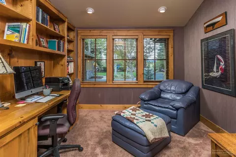 17539 Canoe Camp Dr, Bend, OR 97707 photo 9