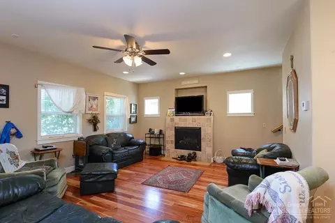 61423 Sunbrook Dr, Bend, OR 97702 photo 2