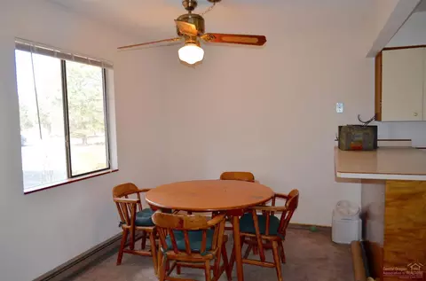 64280 Hunnell Rd, Bend, OR 97703 photo 4
