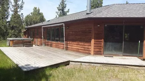 63393 Overtree Rd, Bend, OR 97701 photo 3