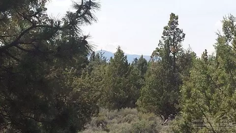 63393 Overtree Rd, Bend, OR 97701 photo 5