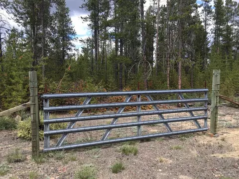 16020 Davis Ave, La Pine, OR 97739 photo 2