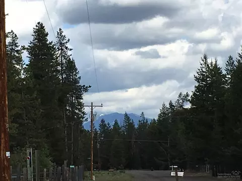 16020 Davis Ave, La Pine, OR 97739 photo 4