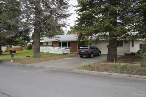 2110 NE Shepard Rd, Bend, OR 97701 photo 2