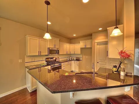 61805 Azalia Pl, Bend, OR 97702 photo 10