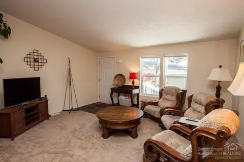 19926 Pine Cone Dr, Bend, OR 97702 photo 6