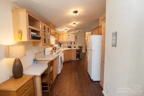 19926 Pine Cone Dr, Bend, OR 97702 photo 12