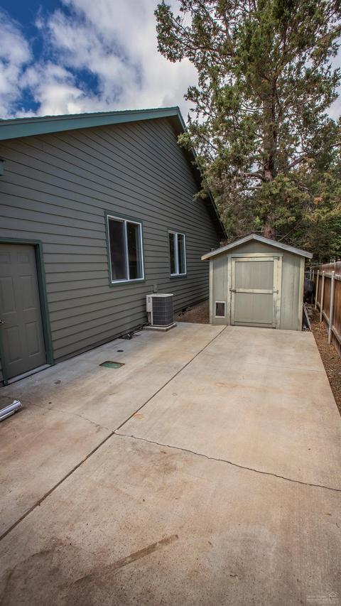 821 SE Shadowood Dr, Bend, OR 97702 photo 21