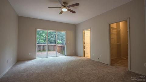 821 SE Shadowood Dr, Bend, OR 97702 photo 4