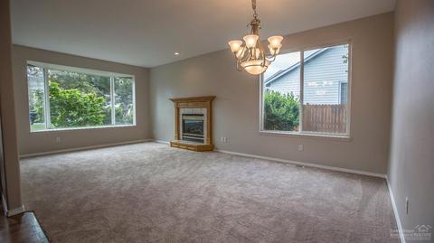 821 SE Shadowood Dr, Bend, OR 97702 photo 6