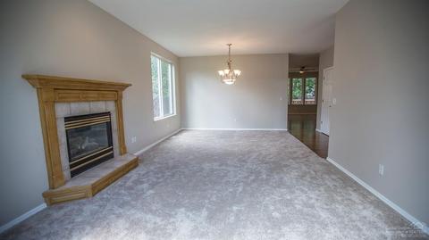 821 SE Shadowood Dr, Bend, OR 97702 photo 9