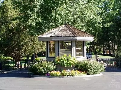 60881 SE Willow Creek Loop, Bend, OR 97702 photo 9