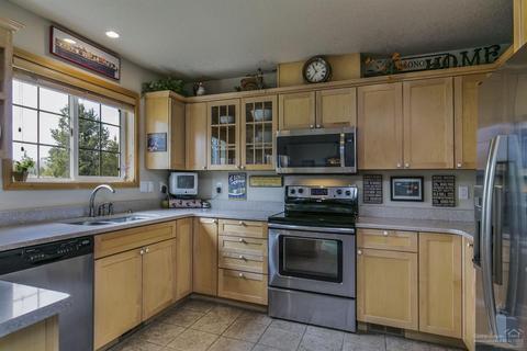 22574 Calgary Dr, Bend, OR 97702 photo 8