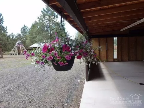 64825 Mcgrath Rd, Bend, OR 97701 photo 23