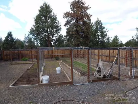 64825 Mcgrath Rd, Bend, OR 97701 photo 22