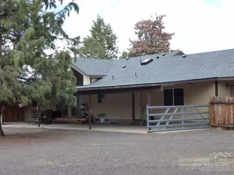 64825 Mcgrath Rd, Bend, OR 97701 photo 3