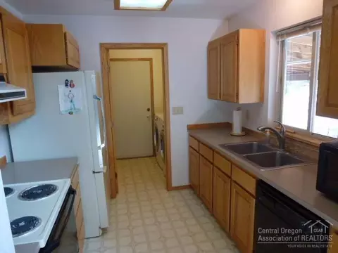 64825 Mcgrath Rd, Bend, OR 97701 photo 11