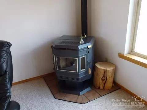 64825 Mcgrath Rd, Bend, OR 97701 photo 9