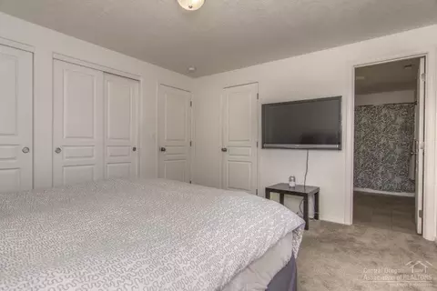 63789 Hunters Cir, Bend, OR 97701 photo 12
