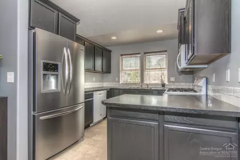 63789 Hunters Cir, Bend, OR 97701 photo 9