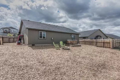 63789 Hunters Cir, Bend, OR 97701 photo 20