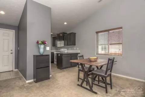 63789 Hunters Cir, Bend, OR 97701 photo 6