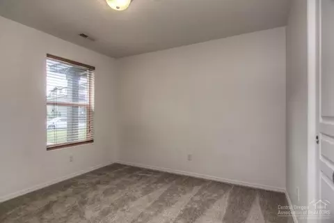 63789 Hunters Cir, Bend, OR 97701 photo 17