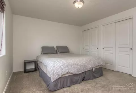 63789 Hunters Cir, Bend, OR 97701 photo 11