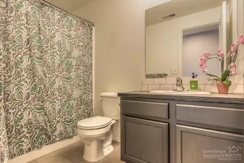 63789 Hunters Cir, Bend, OR 97701 photo 16