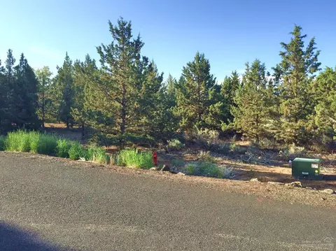 21449 Keyte Ln, Bend, OR 97701 photo 3